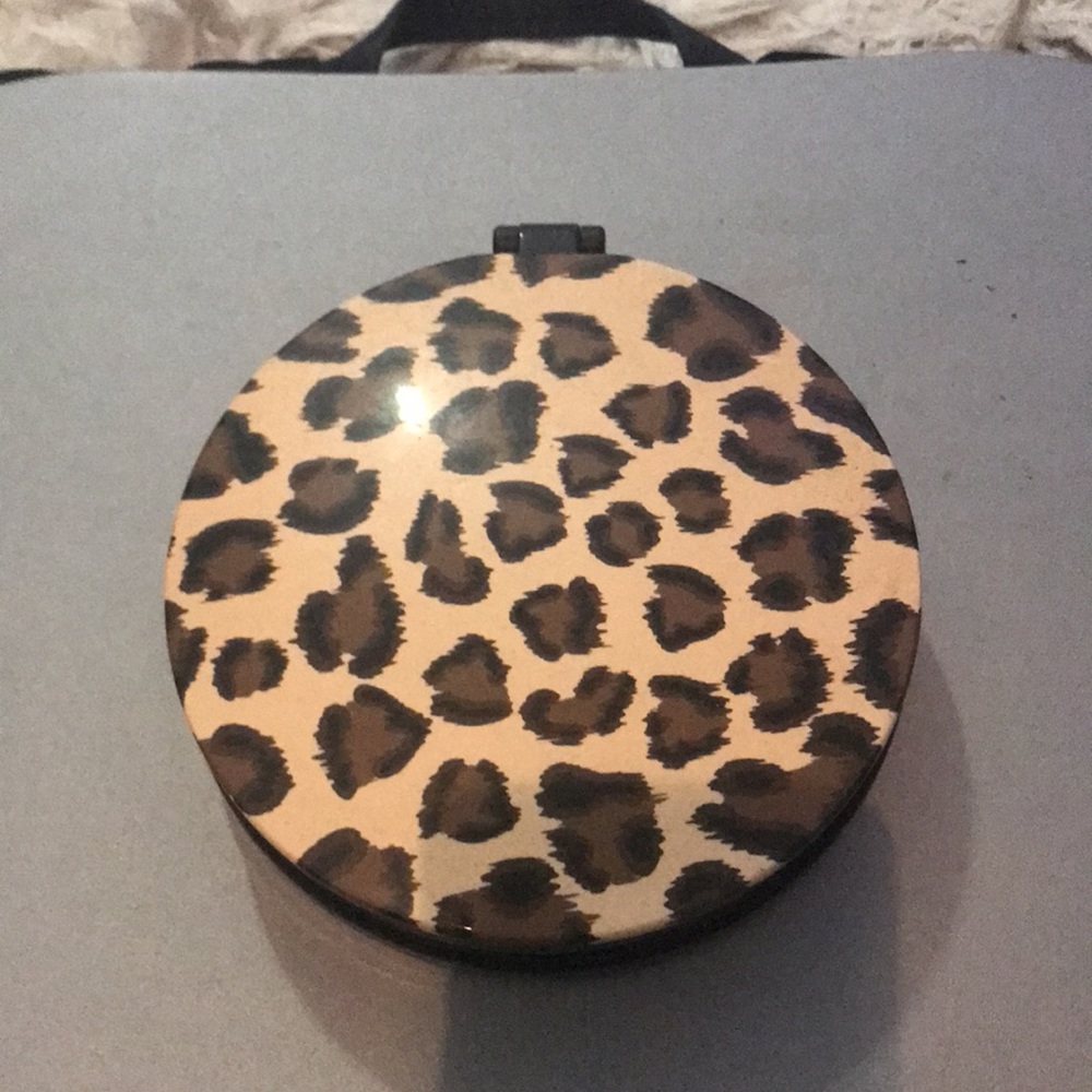 Makeup mirror - Picture 2 of 5